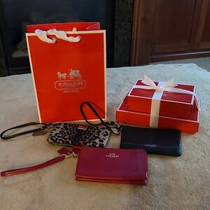 Coach Wristlet Set with boxes and bag